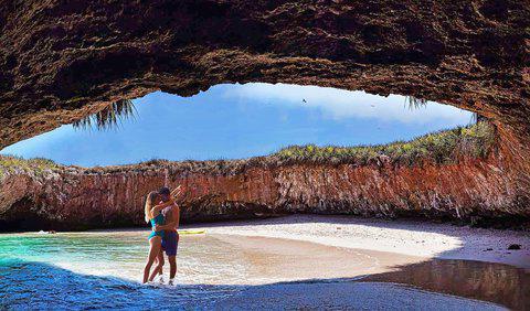 สถานที่สวรรค์สำหรับคนรักทั้งหมดเป็นชายหาดที่ซ่อนอยู่ (เม็กซิโก)